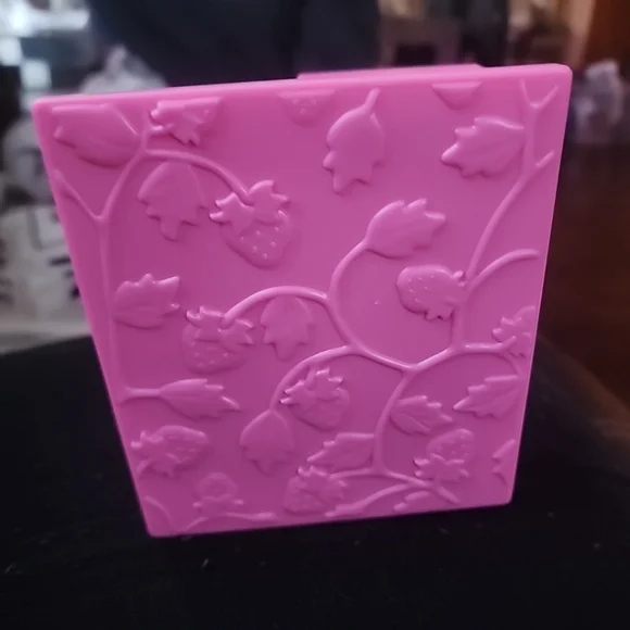 Strawberry Shortcake 5.5-inch Posable Fashion Doll in Playset - Picture 7 of 7